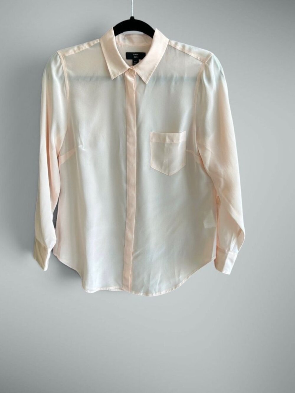 J. Crew 365 Pale Pink 100% Silk Classic Blouse Business Career Size 6 Petite